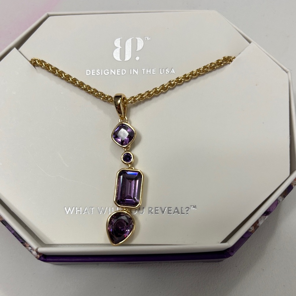 Elegant Gold and Purple Pendant Necklace